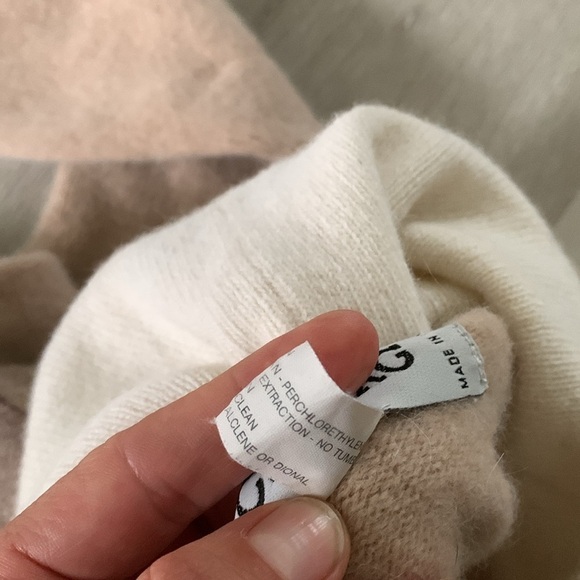 Iceberg History Sweater size M two tones seals 🦭 - Picture 14 of 16